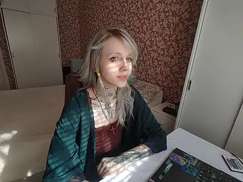 StijenaHunt online show from April 6, 2026, 6:47 am