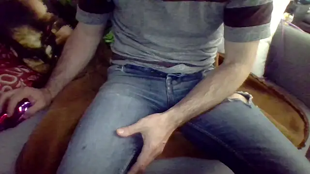 ACruoreX online show from April 17, 2026, 12:02 am