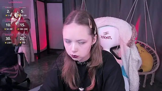 LeonaHicks online show from April 13, 2026, 6:06 am