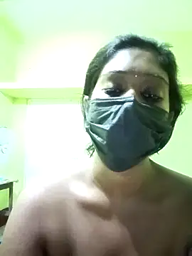 bannerjeesneha20 online show from April 16, 2026, 10:34 pm