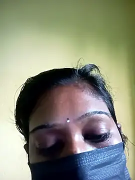 bannerjeesneha20 online show from April 17, 2026, 11:13 am