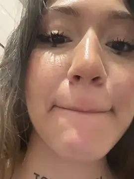 SaintSquirt online show from April 4, 2026, 11:50 am