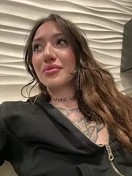 SaintSquirt online show from April 8, 2026, 10:28 am