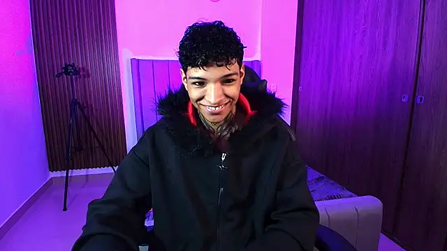 im Usuga online show from April 13, 2026, 8:29 am