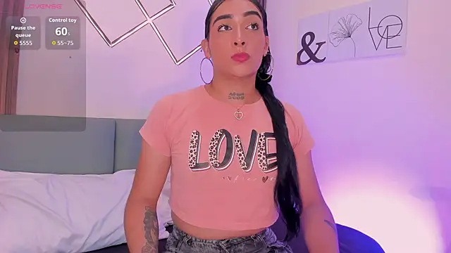 Skarlet Ruiz  online show from April 7, 2026, 7:04 pm