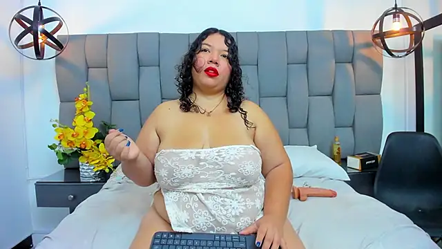 Aurorarosye online show from April 16, 2026, 1:56 pm