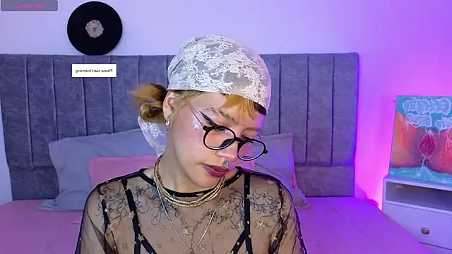 Luna Blooms online show from March 27, 2026, 11:33 am