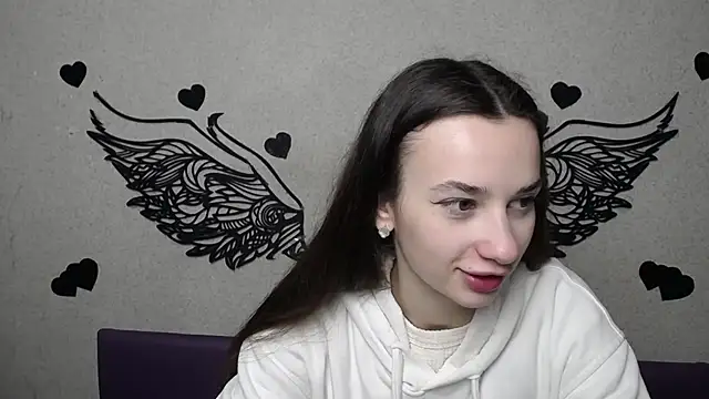 Je55icaBreeze online show from April 8, 2026, 5:09 am