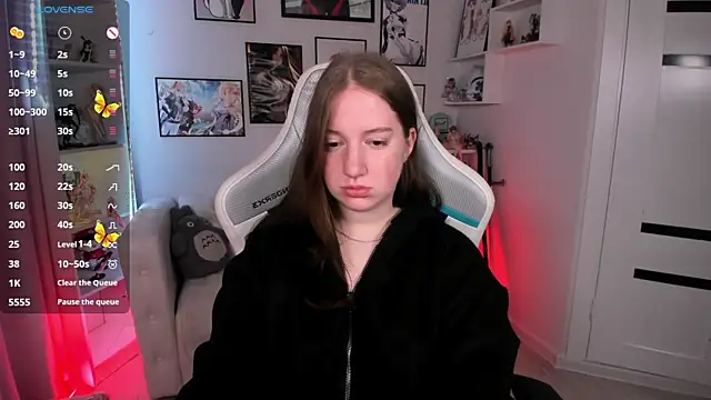 Snapshot of Elisabeth_Binder chatting on July 2, 2026, 3:34 am Elisabeth Binder online show from July 2, 2026, 3:34 am