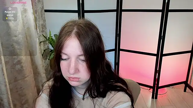 Elisabeth Binder online show from April 13, 2026, 3:32 am