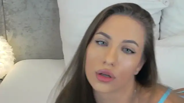 Lana Drake online show from April 6, 2026, 8:26 am