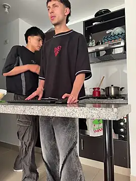 LYAN DYLAN online show from April 5, 2026, 8:04 pm