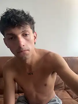LYAN DYLAN online show from June 2, 2026, 3:01 pm