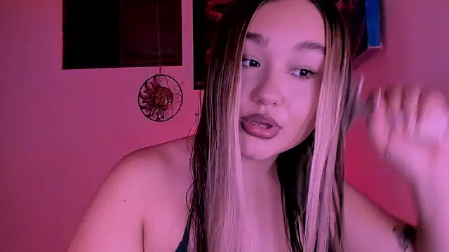 Soouuf  online show from March 28, 2026, 10:44 pm