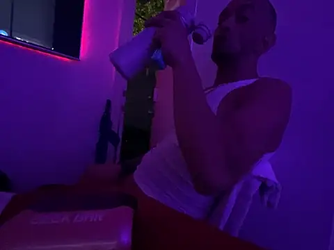 hpcouplee420 online show from April 5, 2026, 5:58 am