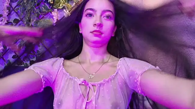 Snapshot of Daphne_Rosse chatting on July 11, 2026, 12:16 pm Daphne Rosse online show from July 11, 2026, 12:16 pm