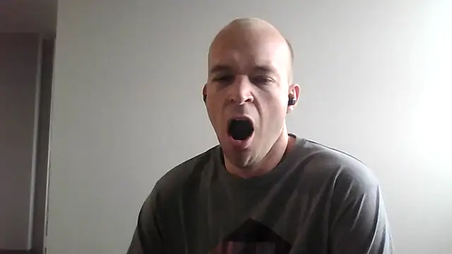 Luke James online show from April 1, 2026, 7:22 pm