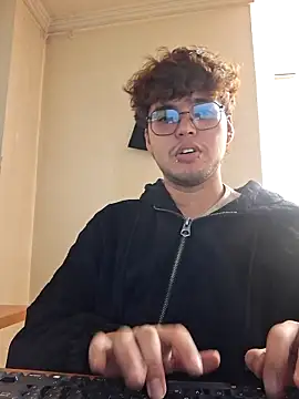 hornsgoat  online show from April 13, 2026, 2:32 pm