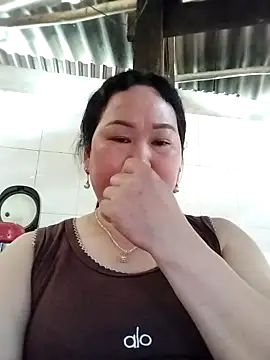 Fuk-sxz online show from April 30, 2026, 5:03 am