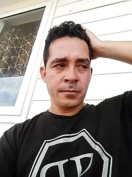 Gabriel leon33 online show from April 5, 2026, 7:20 pm