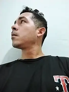 Gabriel leon33 online show from March 30, 2026, 8:32 pm