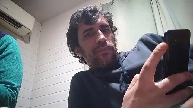 Snapshot of VladTepeslll chatting on July 31, 2026, 4:12 am VladTepeslll online show from July 31, 2026, 4:12 am