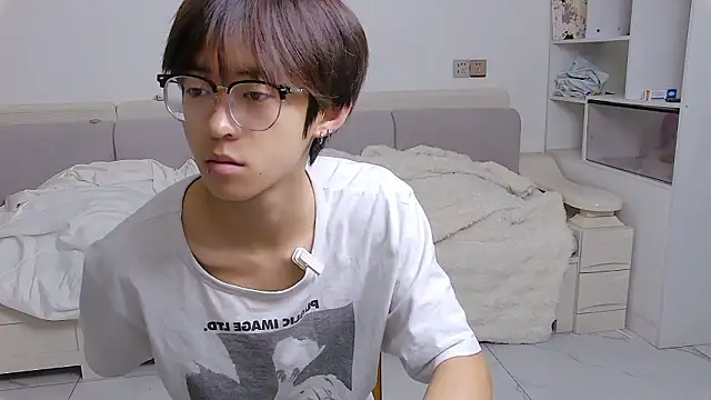 buding-001 online show from March 31, 2026, 5:42 am