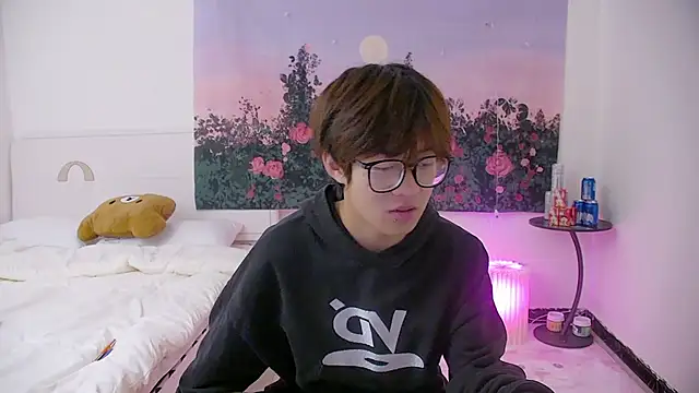 buding-001 online show from April 6, 2026, 10:38 am