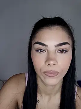 Crissdesire online show from April 16, 2026, 1:45 pm