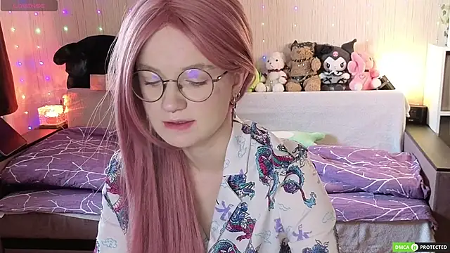 JulietFisher online show from April 12, 2026, 5:00 am