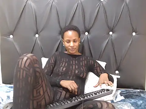 butterflybooty68 online show from April 15, 2026, 9:15 am