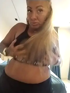 Exotic ParisX online show from March 31, 2026, 5:31 am