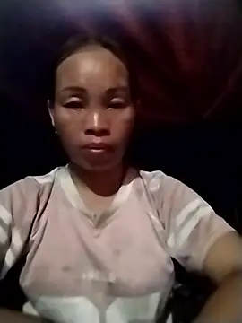Ely-cute2k online show from May 15, 2026, 1:42 pm