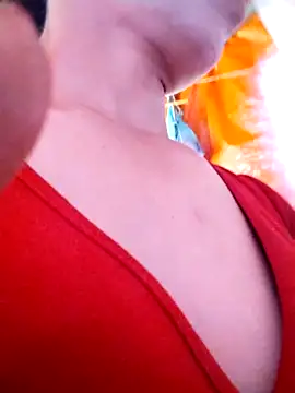 Ely-cute2k online show from May 14, 2026, 3:47 am