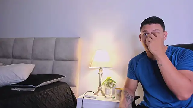 Snapshot of Chriss_Diamond chatting on July 10, 2026, 8:42 pm Chriss Diamond online show from July 10, 2026, 8:42 pm