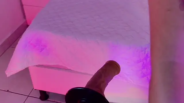 Aly leee online show from April 11, 2026, 6:00 pm