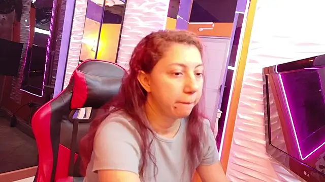 Julietta mx online show from April 14, 2026, 1:27 pm