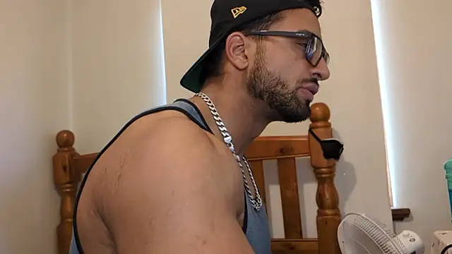 robin103666 online show from April 2, 2026, 8:32 am