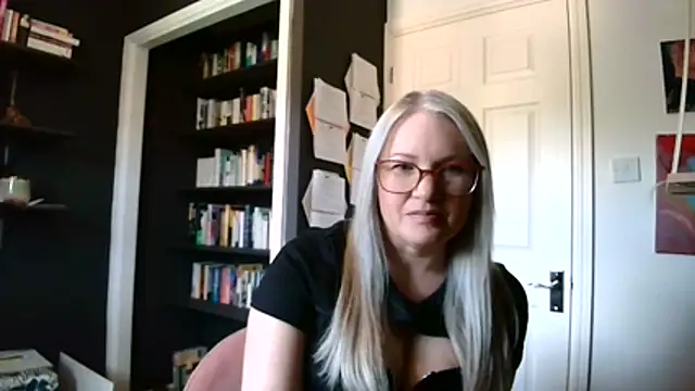EmberSinn online show from April 28, 2026, 10:52 am
