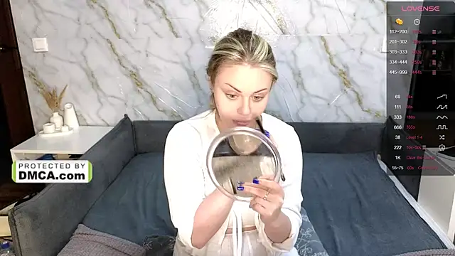 StasyLucke online show from April 8, 2026, 4:14 am