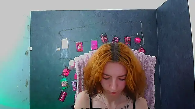 Snapshot of Butterfly_Milly chatting on June 24, 2026, 6:34 am Butterfly Milly online show from June 24, 2026, 6:34 am