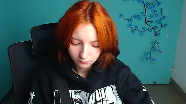 Snapshot of Butterfly_Milly chatting on May 13, 2026, 11:28 am Butterfly Milly online show from May 13, 2026, 11:28 am