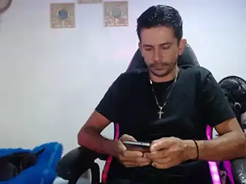 21Latinlover online show from April 9, 2026, 4:14 am