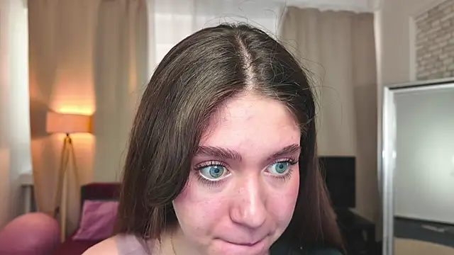 SunnyBloss online show from April 8, 2026, 1:23 pm