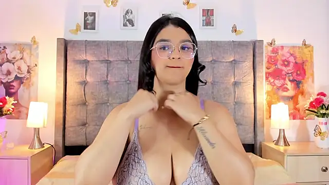 SamantaAristizabal2 online show from April 11, 2026, 11:03 am