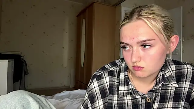 Sophia Blonde online show from June 4, 2026, 3:17 pm