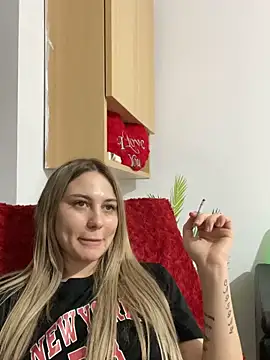 ScarlettMussee online show from April 16, 2026, 9:39 pm