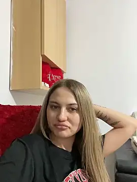 ScarlettMussee online show from April 16, 2026, 8:42 pm