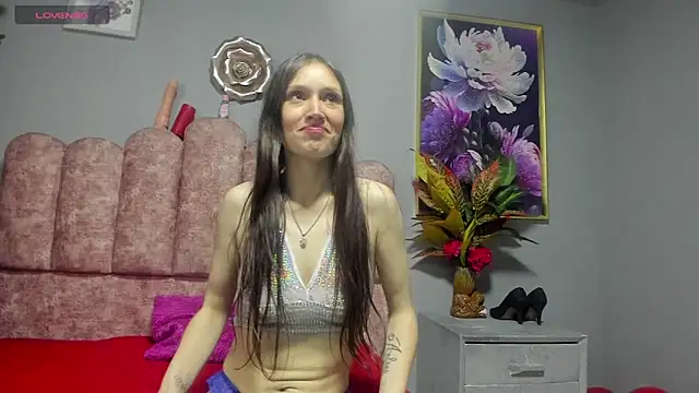 EiraLove online show from April 7, 2026, 7:26 pm