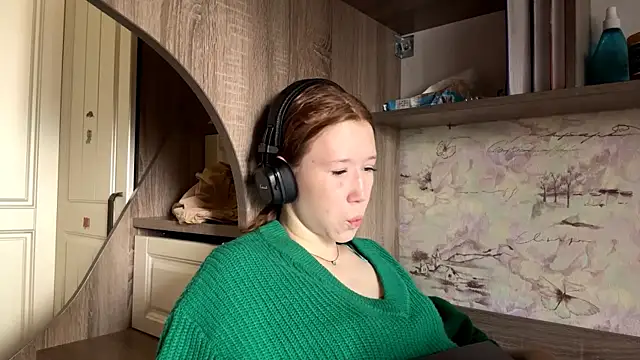 KiraNice1 online show from April 12, 2026, 7:22 am